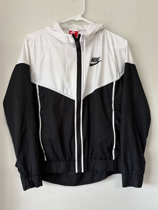 Nike Jackets & Blazers - Nike Sportswear Windrunner Jacket Women’s Medium Windbreaker BlackWhite Full Zip